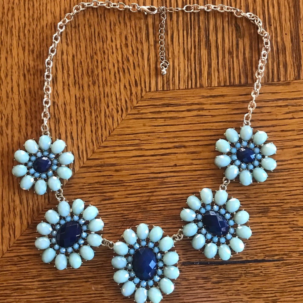 Gorgeous shades of blue necklace